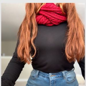 Red knit scarf (never worn)